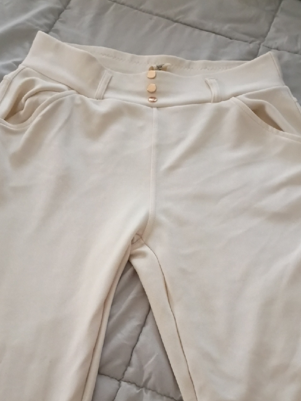 indero! High-Rise Cream Ponte Leggings with Gold Button Detail